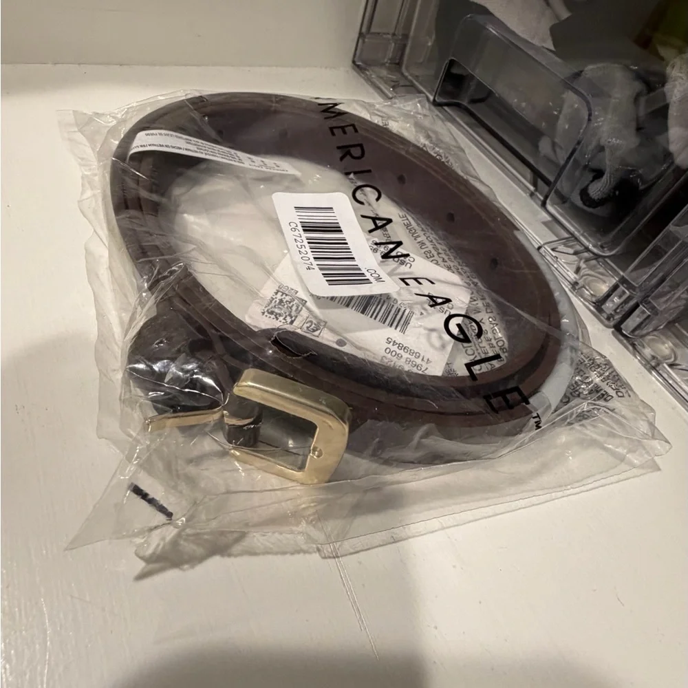 American Eagle 🦅 Skinny Leather Belt - Picture 5 of 10